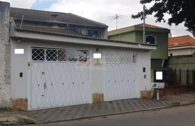Sobrado no bom clima - 370 ms² - 4 dormitórios - 3 suítes - closet - banheira - piscina - churrasqueira - sauna - edícula e 5 vagas.