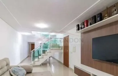 Sobrado no bom clima - 125 ms² - 3 dormitórios - 1 suíte - cozinha bem equipada - espaço para churrasqueira e 2 vagas.