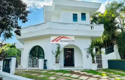 Excelente casa dentro de condomínio fechado com segurança 24 hrs !!!