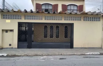 Sobrado no jardim vila galvão  - 170,60 ms² - 4 dormitórios - 1 suíte - hidro - quintal - 5 vagas de garagem.