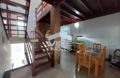 Vendo excelente casa em campinas, no jardim chapadão com três quartos sendo um suíte, garagem para quatro carros.