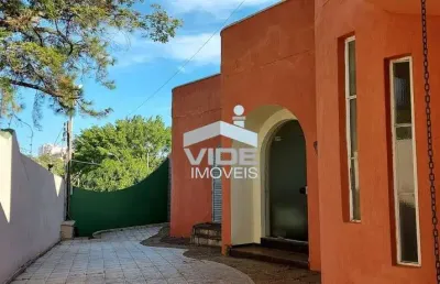 Vendo casa em campinas, bairro taquaral em frente ao portão um da lagoa com cinco suítes e piscina