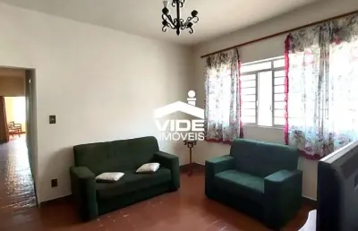 Casa à venda em campinas, no bairro bosque, tres quartos.