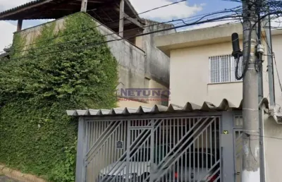 Sobrado espaçoso na vila medeiros com 02 dorms, sala, cozinha, 02 wcs, 02 vagas, em rua tranquila.