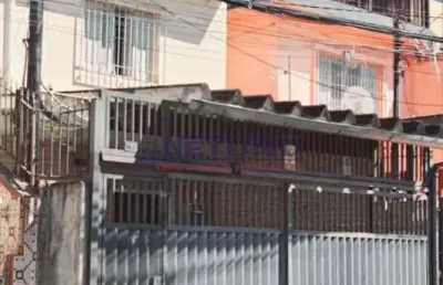 Casa p/renda ou morar sendo a 1ª com 02 dorms, sala, cozinha, 02 wcs, 01 vaga- 2ª 01 dorm, sala, coz