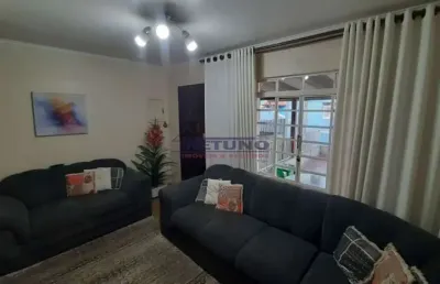 Ótimo sobrado na vila gustavo  com 02 dorms,  sala, cozinha, 01 vaga, em ótima  localização.