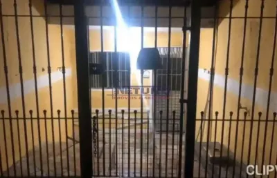 Casa em vila particular na vila medeiros com 02 dorms, sala, cozinha, wc, (sem vaga) em ótimo local.
