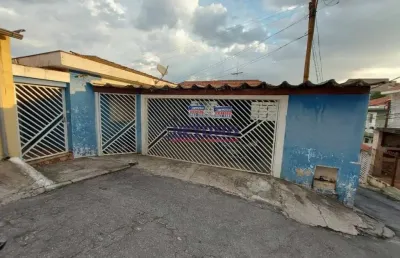 Casa térrea espaçosa na vila medeiros, 03 dormitórios, sala, cozinha, 02 wcs, 03 vagas, ótimo local.
