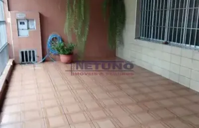 Casa térrea no jardim brasil com 03 dorms, sala espaçosa, cozinha, 02 wcs, lavanderia, 02 vagas.