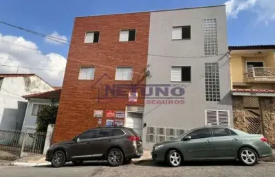 Condomínio na parada inglesa com 01 dorm, sala estar, cozinha, wc social e lavanderia ( sem vaga).