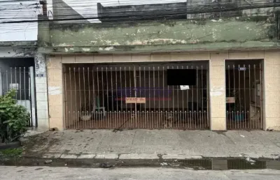 Casa térrea no jardim brasil com 01 dorm, sala, cozinha, wc, terraço, 02 vagas +  01 dorm e cozinha.