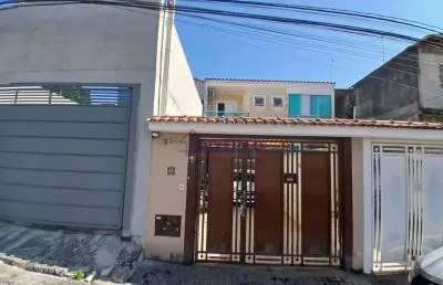 Sobrado seminovo na vila medeiros com 03 dorms, 01 suíte, sala espaçosa, cozinha, banheiro, 02 vagas