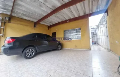 Sobrado no jardim japão com 03 dorms, sala de estar, cozinha, 02 wcs, 02 vagas, ótima localização.
