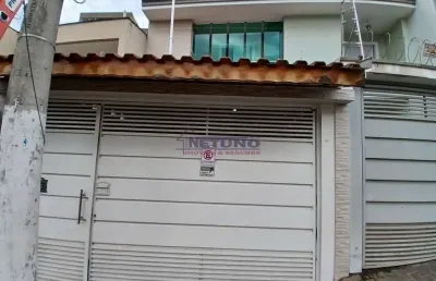Sobrado seminovo na vila nivi com 03 dorms, 01 suite, sala, cozinha, wc, corredor lateral, 02 vagas.