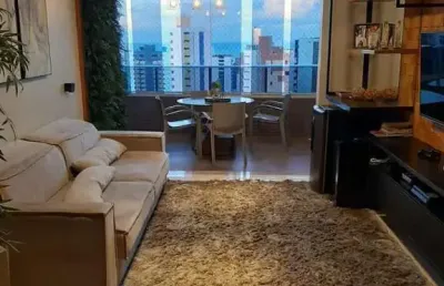 Apartamento com 3 suítes, 2 vagas e área de lazer no bairro de tambaú