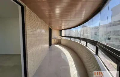 Apartamento amplo todo reformado com 220 m² e 4 suítes em manaíra