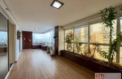 Apartamento com 265 m² e 4 suítes em ótima localização no brisamar