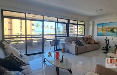 Apartamento com 3 suítes próximo da praia no bairro de intermares