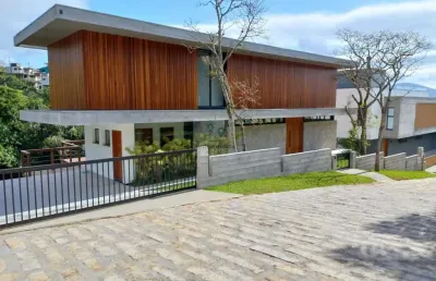 Casa para venda em garopaba, centro, 3 dormitórios, 3 suítes, 4 banheiros, 2 vagas