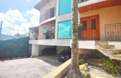 Sobrado de 3 suítes, 6 vagas, piscina e churrasqueira, a venda próximo a serra da cantareira