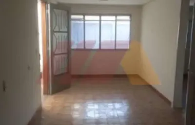 Casa para venda de 2 dormitórios, sala, cozinha e 2 vagas de garagem no carandiru