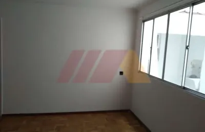 Apartamento para venda ou locação com 2 dormitórios e 1 vaga de garagem na água fria