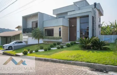 Casa à venda em cachoeira do bom jesus, florianópolis: 235m², 4 suítes, 5 banheiros. confira!