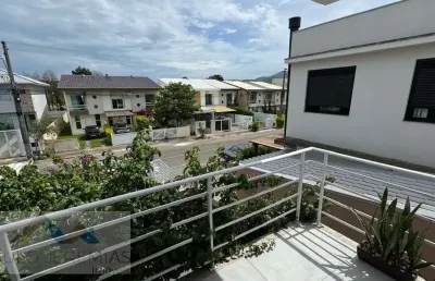 Casa à venda em são joão do rio vermelho, florianópolis: 2 dorms, 1 suíte, 2 banheiros por r$780.000.