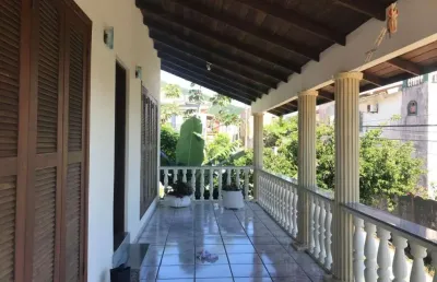 Casa à venda nos ingleses, florianópolis: 300m², 6 dormitórios, 2 suítes, 2 banheiros. aproveite!