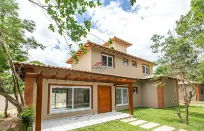 Casa com terreno de 650 m² à 500 metros da praia de manguinhos!