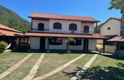 Casa mobiliada com 06 quartos a 50 metros da praia de tucuns