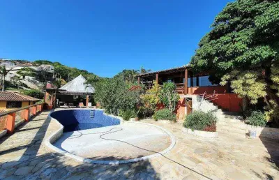 Linda casa com vista ferradura, 2.900m2 de terreno com 7 quartos.