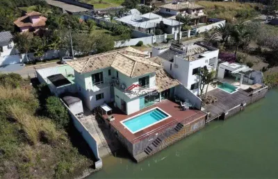 Casa à venda com 5 quartos independente na marina em buzios
