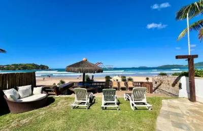 Casa de condomínio a beira-mar 5 suítes geribá búzios