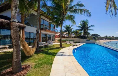 Mansão pé na areia - praia da ferradura com 6 suítes