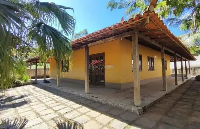 Casa à venda com amplo quintal em josé gonçalves búzios