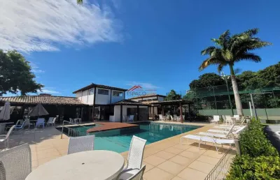 Casa reformada em condomínio a 100 metros da praia de manguinhos!