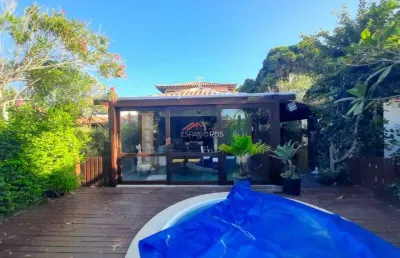 Excelente imóvel em condomínio clube, pé na areia da praia da marina/arpoador