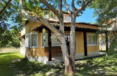 Casa de condomínio para venda ou aluguel anual na ferradura. com 04 quartos sendo 03 suítes e quintal independente