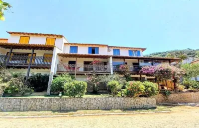 Casa à venda com 3 quartos dentro de condomínio no arpoador da rasa em buzios