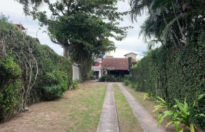 Casa independente a venda com 4 quartos em manguinhos
