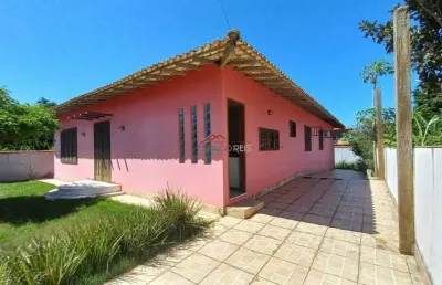 Casa à venda com 3 quartos dentro de condomínio em caravelas buzios