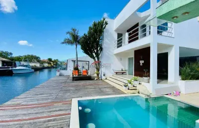 Casa 3 quartos na beira do canal da marina,em búzios !
