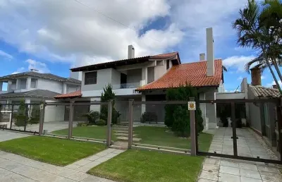 Casa em atlântida próximo ao caburé mobiliada e decorada