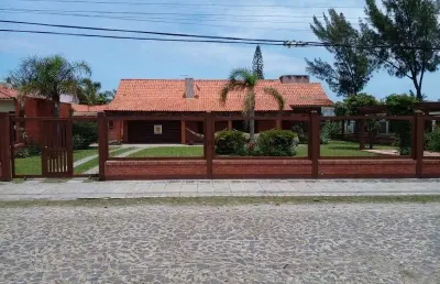 Casa com 3 quartos à venda no Centro, Xangri-Lá 