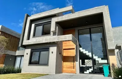 Casa à venda no Centro, Xangri-Lá 