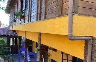 Linda chácara comescritura por 2.467 m²/ casa sede/ piscina e lago à venda em mairiporã