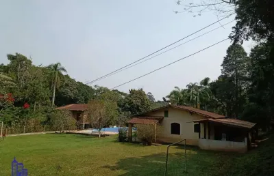 Excelente chácara de 8.500 m²/ casa sede/piscina à venda em itapecerica da serra por r$ 869.000,00