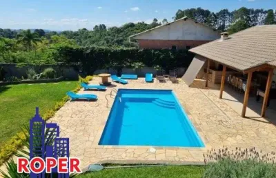 Linda chácara de 1.200 m² com casa sede, piscina e área gourmet à venda em mairiporã.