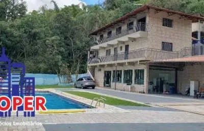 Linda chácara de 4.050 m² com casa sede e piscina à venda em mairiporã